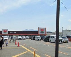 ユニバース青山店