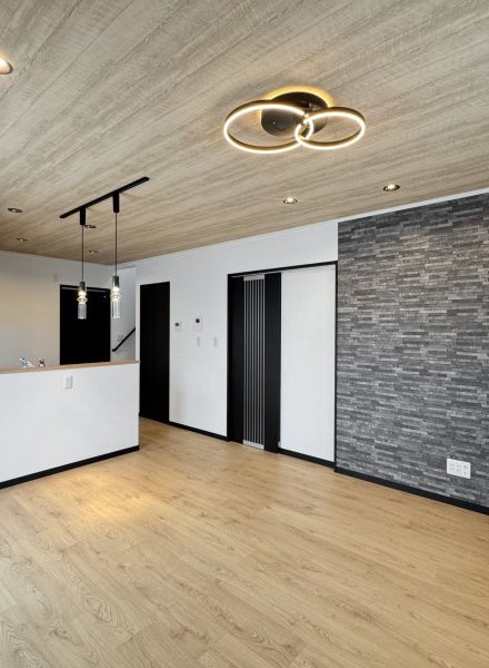 デザインも暮らしやすさも妥協しない、浴室→洗面→ランドリーがつながった家事ラク動線のあるジャパンディなお家。